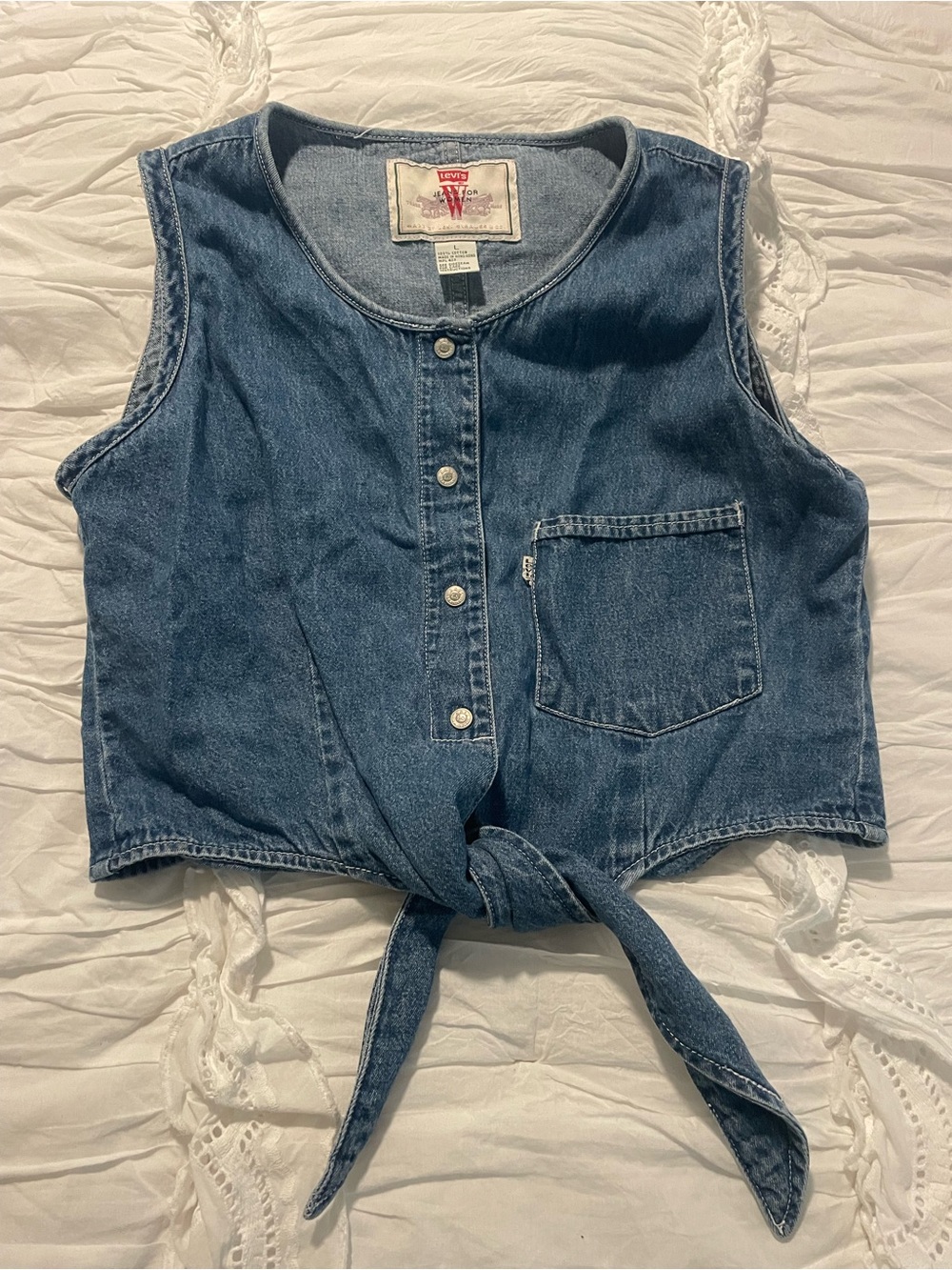 Vintage Levi's Light Blue Denim Women's Pearl snap Top